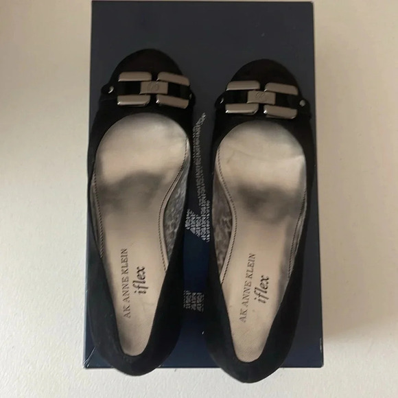 AK Anne Klein iFlex FANNON Suede Pump Size 6.5M - Picture 4 of 7